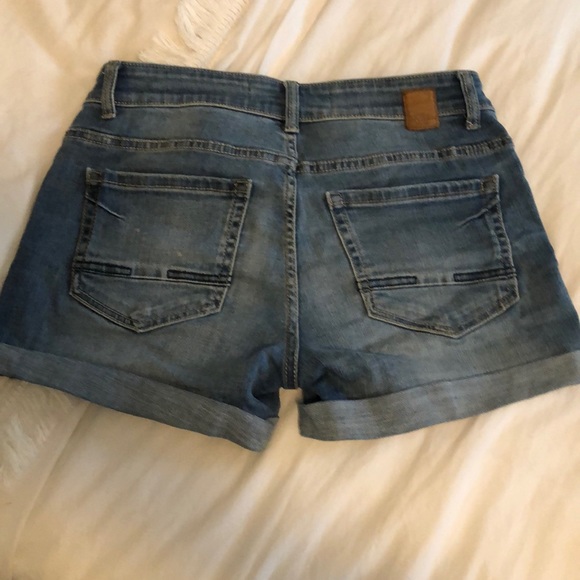 BKE Peyton shorts. **SOLD** - Picture 3 of 5